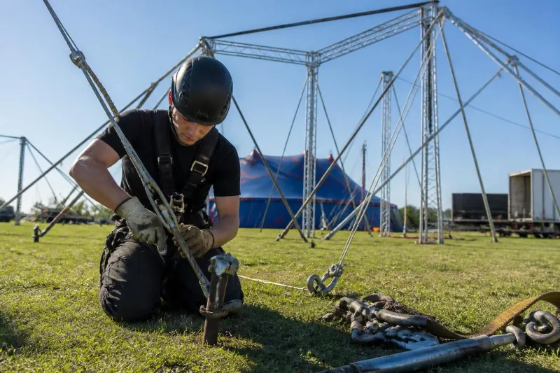 Comment devenir technicien chapiteau dans le cirque : guide complet et conseils pratiques